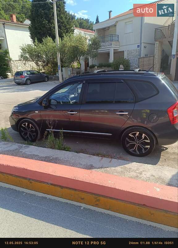 Минивэн Kia Carens 2007 в Стрые