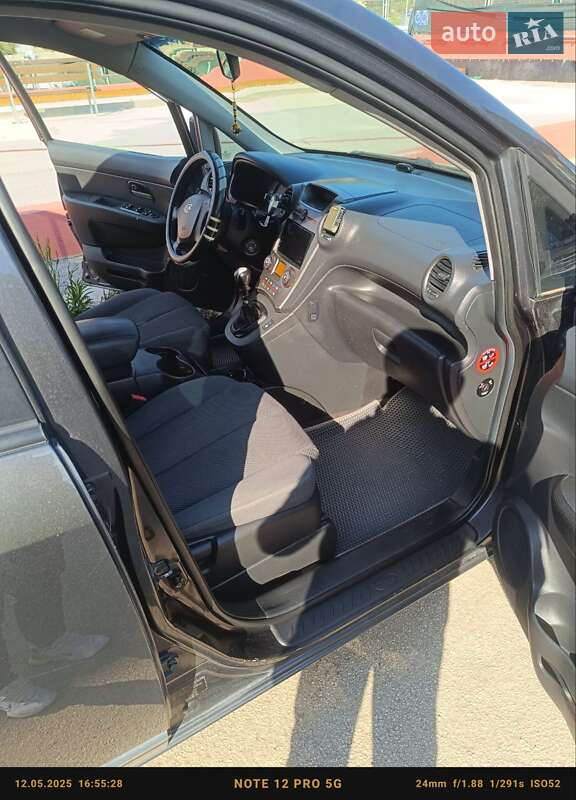 Минивэн Kia Carens 2007 в Стрые