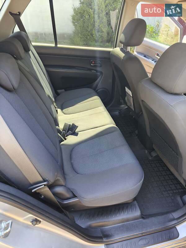 Мікровен Kia Carens 2011 в Кропивницькому