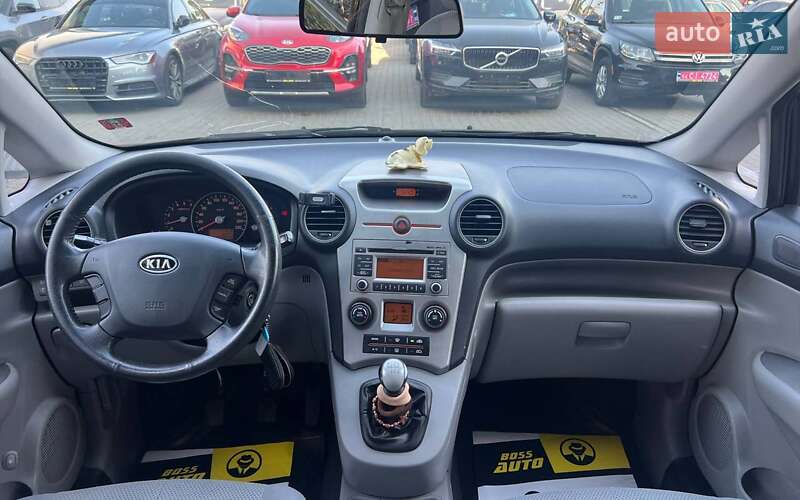 Минивэн Kia Carens 2009 в Ивано-Франковске