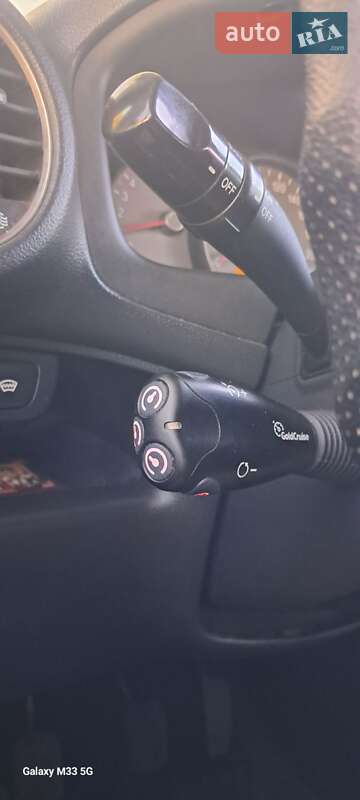 Мінівен Kia Carens 2006 в Дніпрі