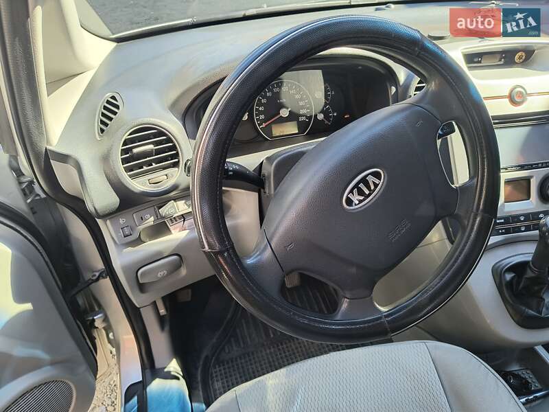 Минивэн Kia Carens 2008 в Хмельницком