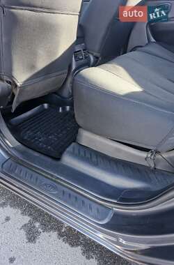 Минивэн Kia Carens 2008 в Виннице