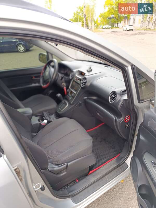 Минивэн Kia Carens 2007 в Николаеве фото 5 Минивэн Kia Carens 2007 в Николаеве