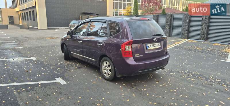 Минивэн Kia Carens 2008 в Золотоноше