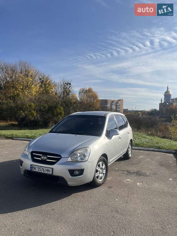 Мінівен Kia Carens 2008 в Рівному