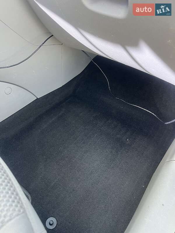 Мінівен Kia Carens 2008 в Рівному