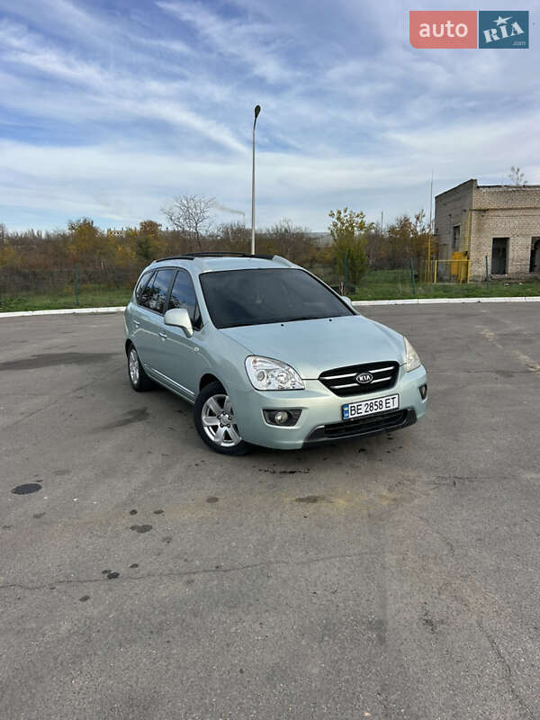 Минивэн Kia Carens 2007 в Новой Одессе