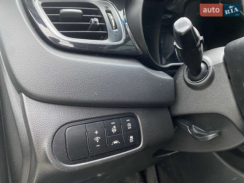 Микровэн Kia Carens 2013 в Львове