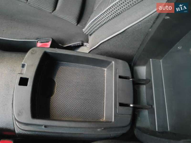 Минивэн Kia Carens 2007 в Львове фото 34 Минивэн Kia Carens 2007 в Львове