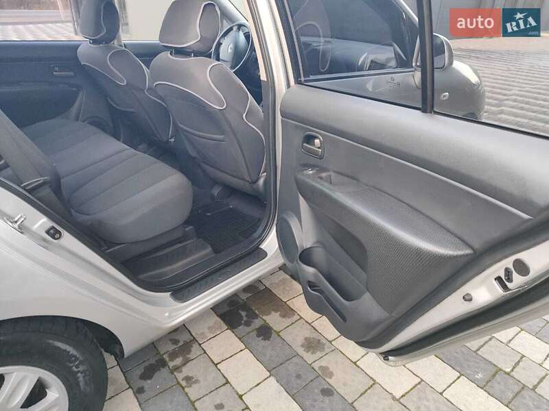Минивэн Kia Carens 2007 в Львове фото 43 Минивэн Kia Carens 2007 в Львове
