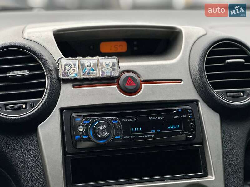 Мінівен Kia Carens 2008 в Києві