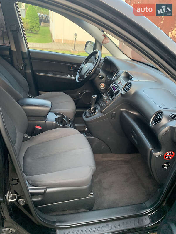 Мінівен Kia Carens 2006 в Львові