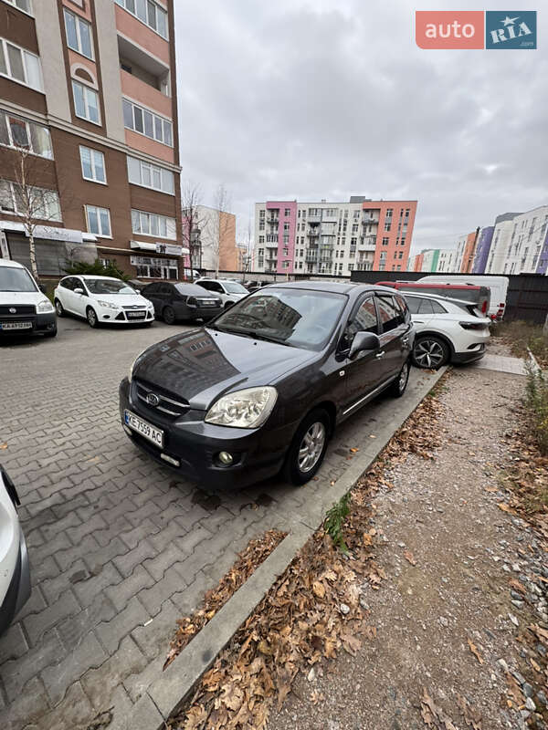 Минивэн Kia Carens 2008 в Киеве