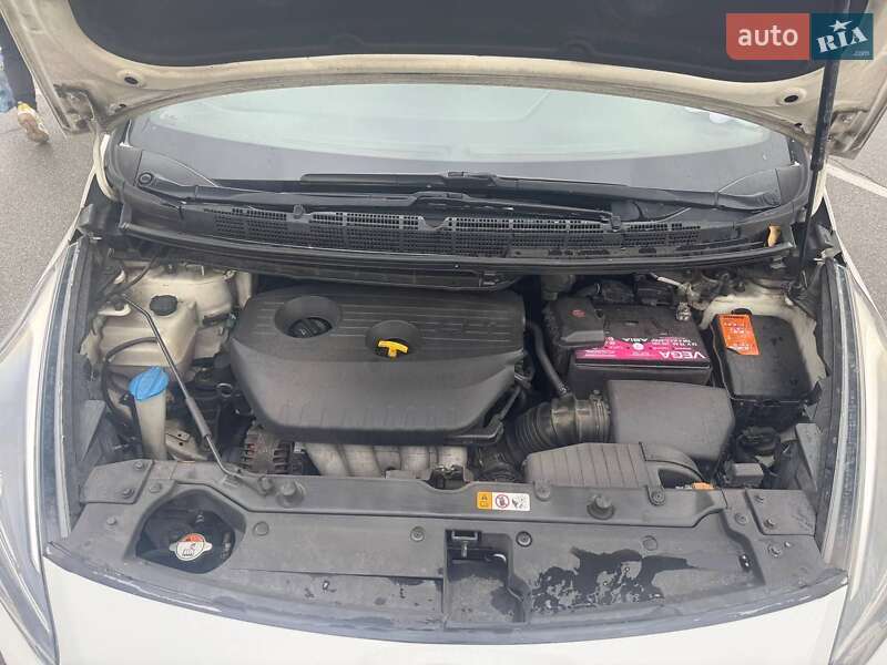 Мікровен Kia Carens 2013 в Києві