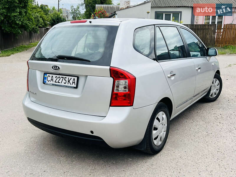Минивэн Kia Carens 2008 в Белозерье