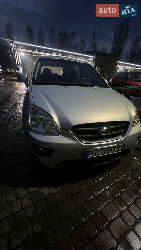 Минивэн Kia Carens 2007 в Кременчуге