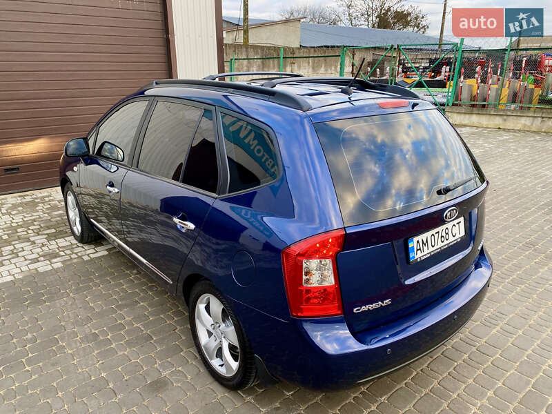 Минивэн Kia Carens 2008 в Житомире