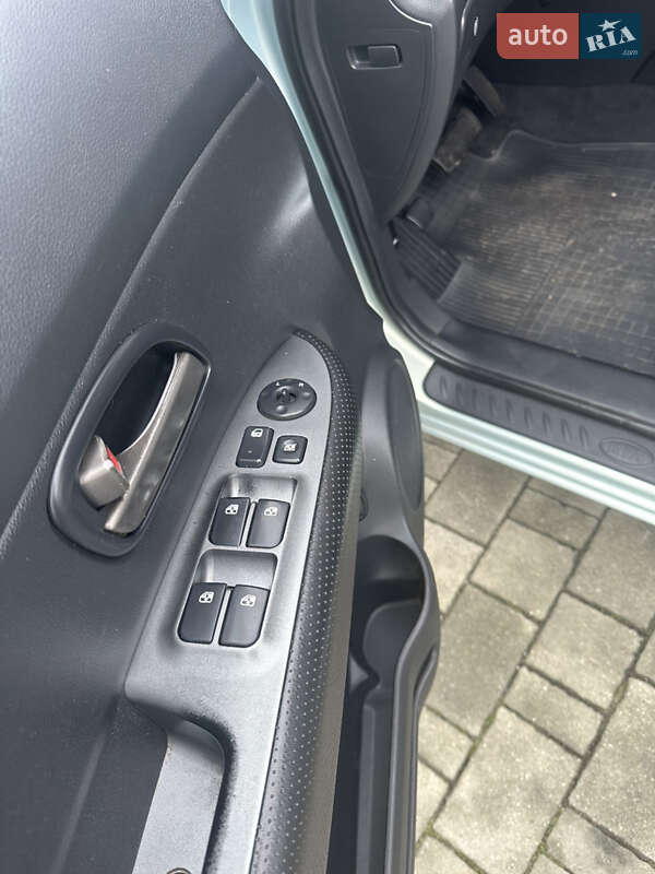 Минивэн Kia Carens 2007 в Хмельницком