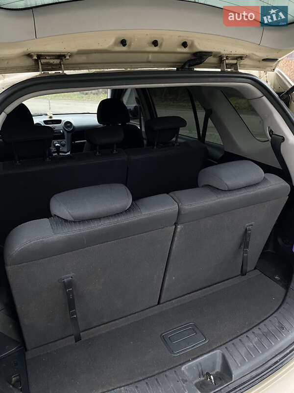 Минивэн Kia Carens 2008 в Староконстантинове