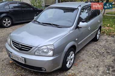 Минивэн Kia Carens 2003 в Киеве