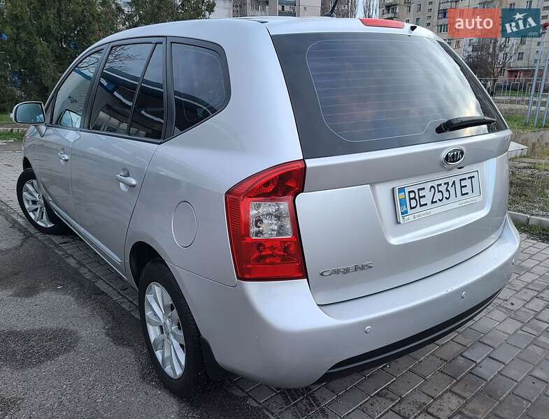 Микровэн Kia Carens 2010 в Николаеве