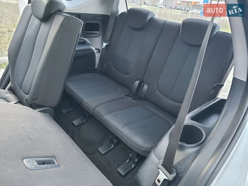 Микровэн Kia Carens 2010 в Николаеве