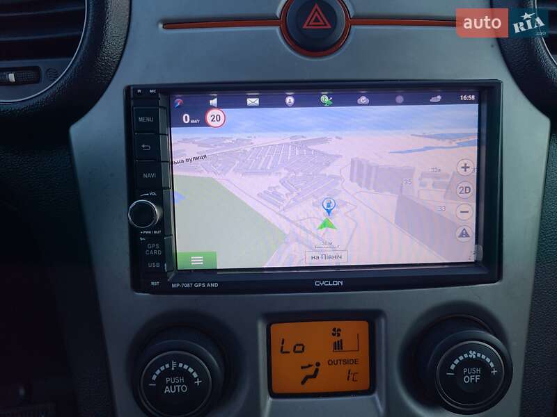 Микровэн Kia Carens 2010 в Николаеве