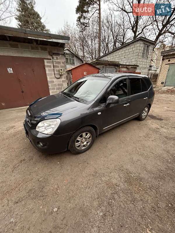 Мінівен Kia Carens 2008 в Києві