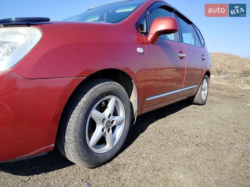 Минивэн Kia Carens 2007 в Покрове