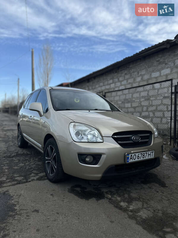 Минивэн Kia Carens 2008 в Краматорске