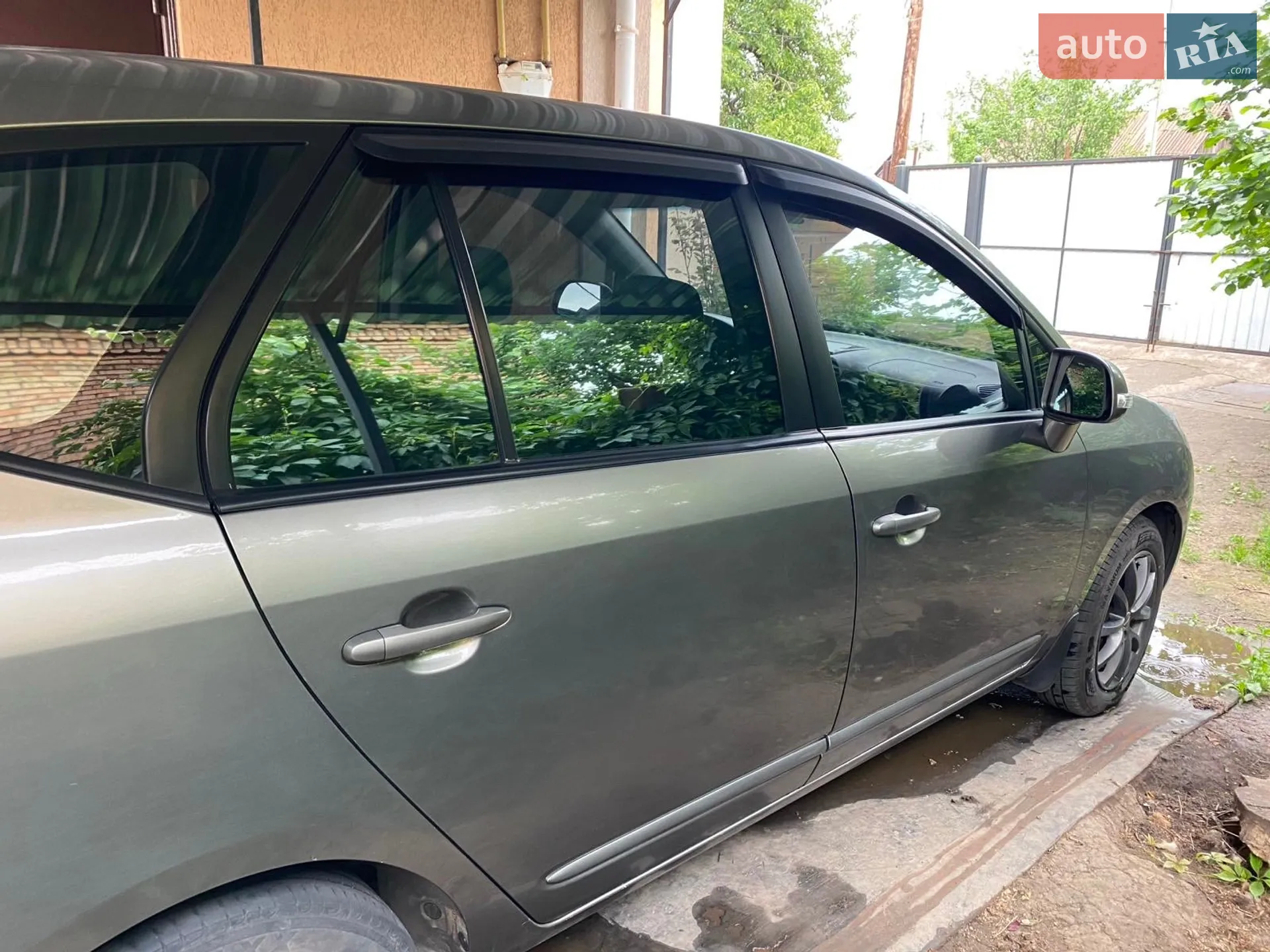 2010 Kia Carens - мініатюра 4