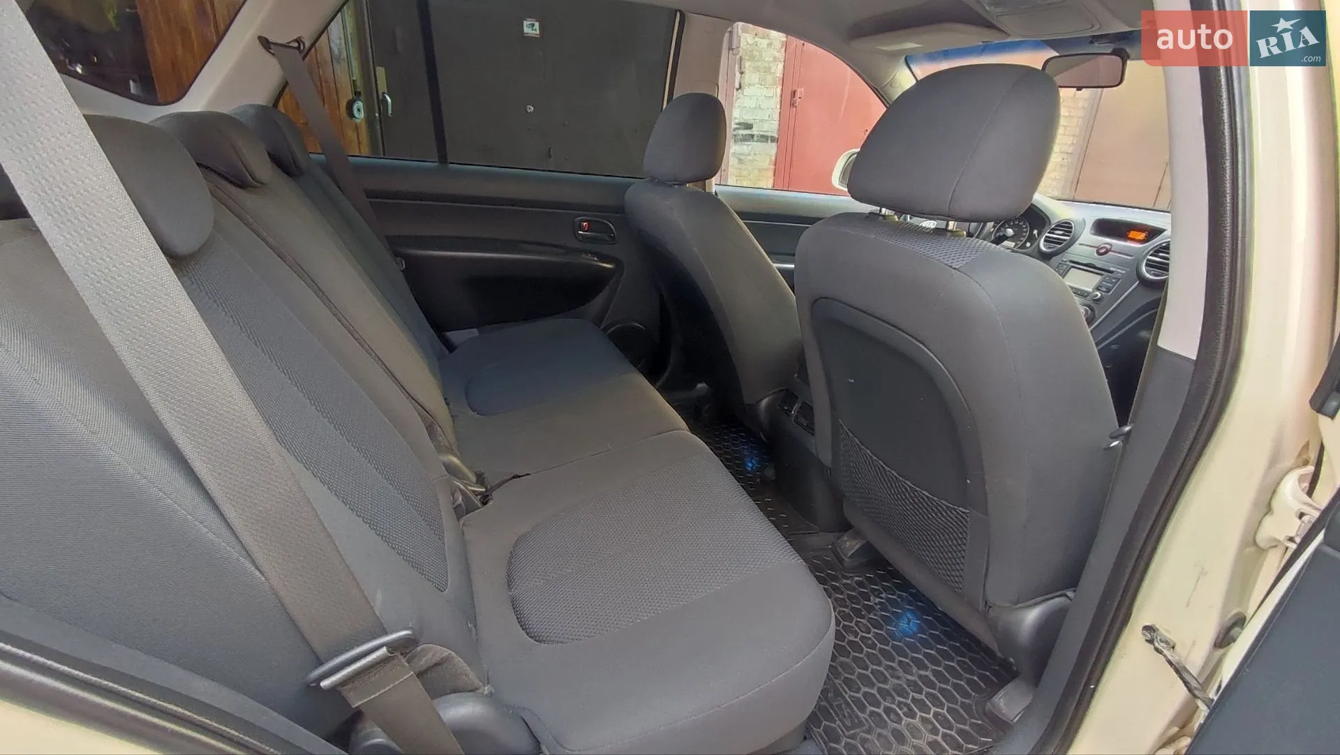 2011 Kia Carens - мініатюра 13