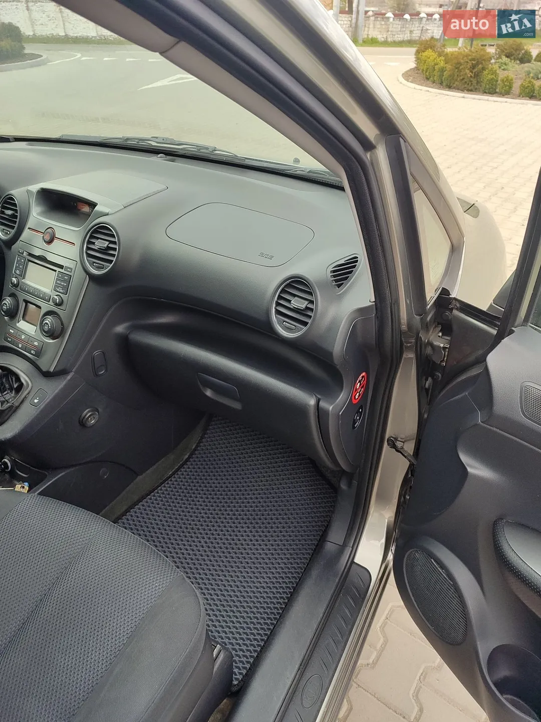 2011 Kia Carens - мініатюра 18