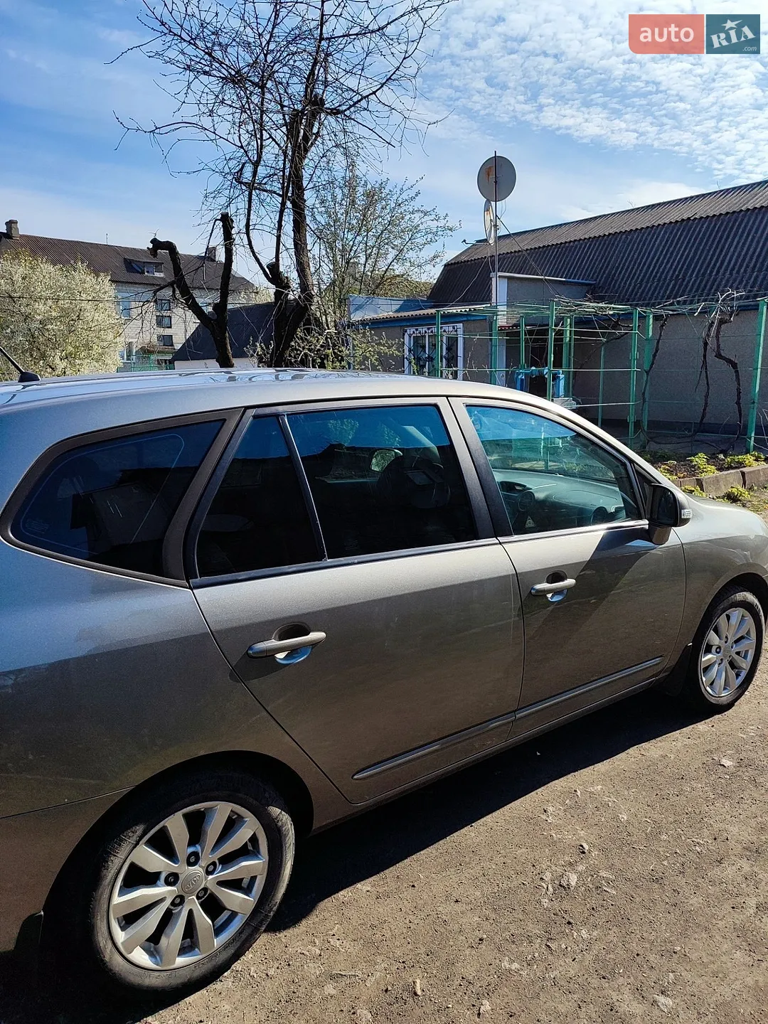 2011 Kia Carens - мініатюра 25