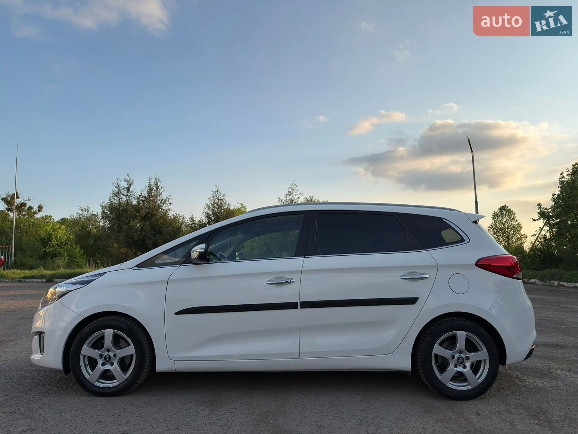 2015 Kia Carens - мініатюра 8