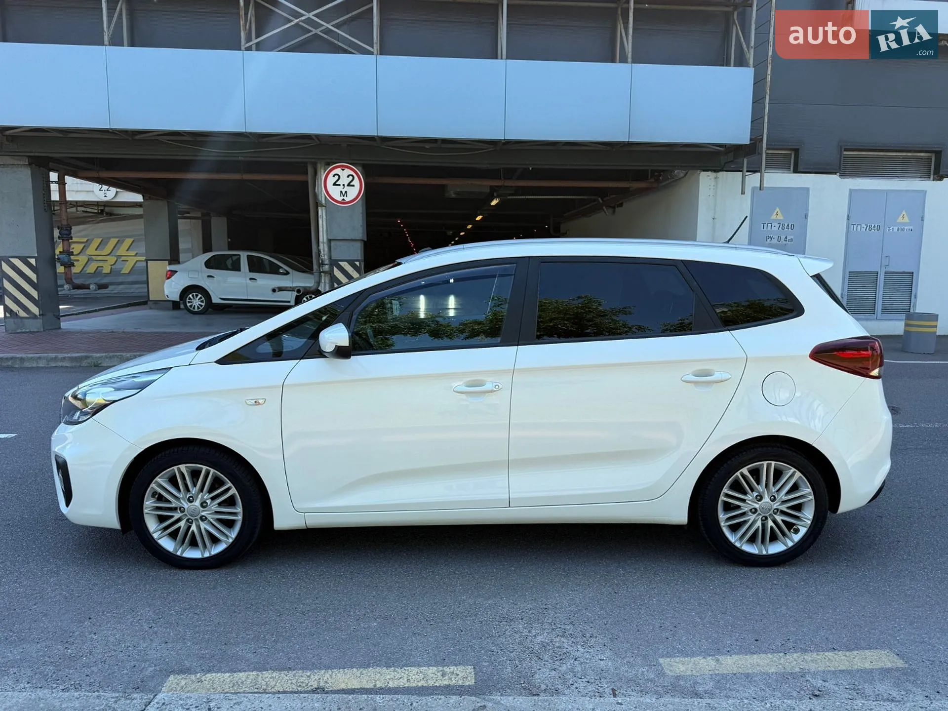 2017 Kia Carens - мініатюра 10
