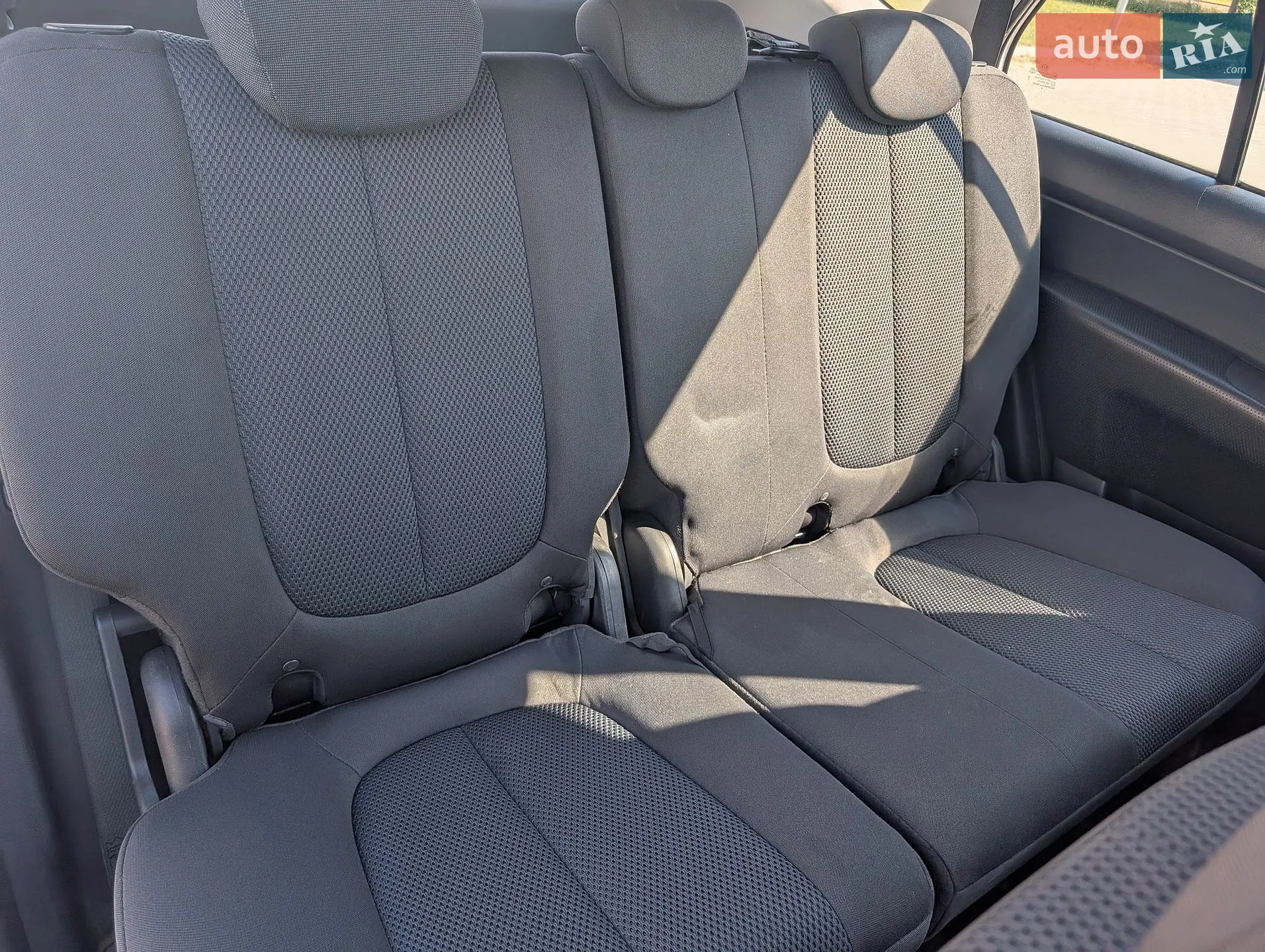 2010 Kia Carens - мініатюра 12