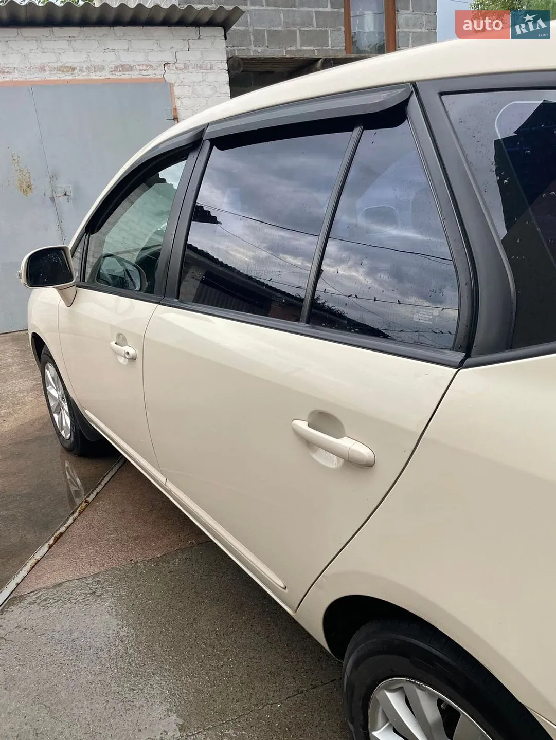 2011 Kia Carens - мініатюра 5