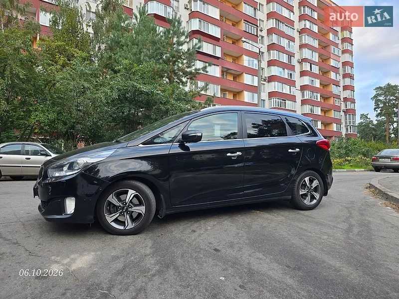 Kia Carens