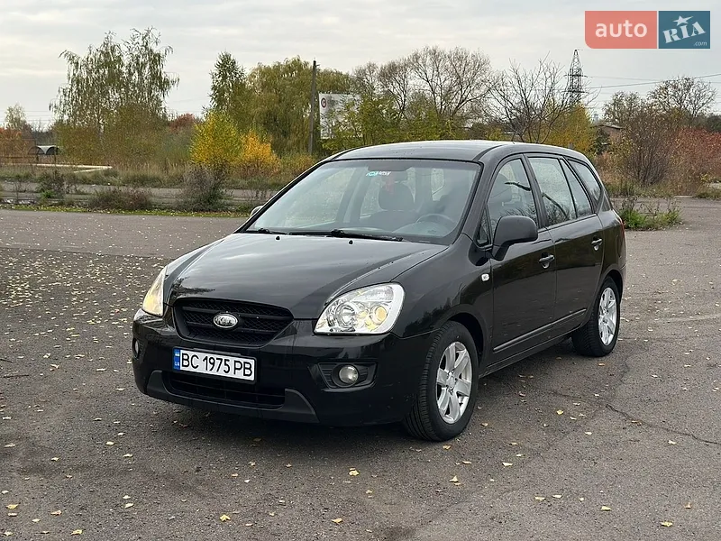 Kia Carens