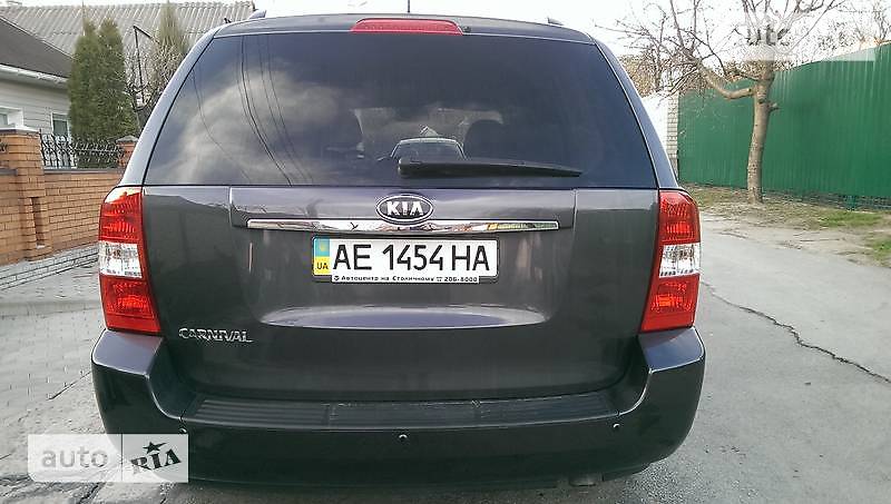 Мінівен Kia Carnival 2012 в Дніпрі
