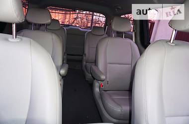 Минивэн Kia Carnival 2015 в Виннице