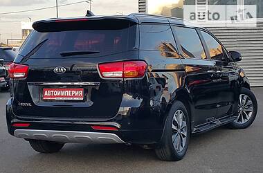 Мінівен Kia Carnival 2015 в 