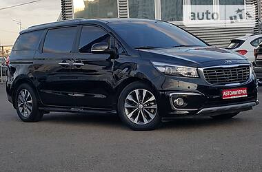 Мінівен Kia Carnival 2015 в 