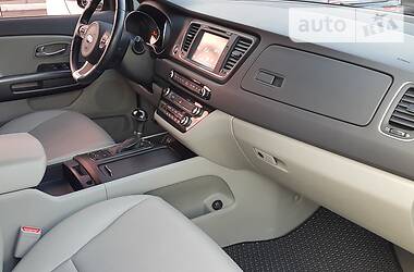 Мінівен Kia Carnival 2015 в 