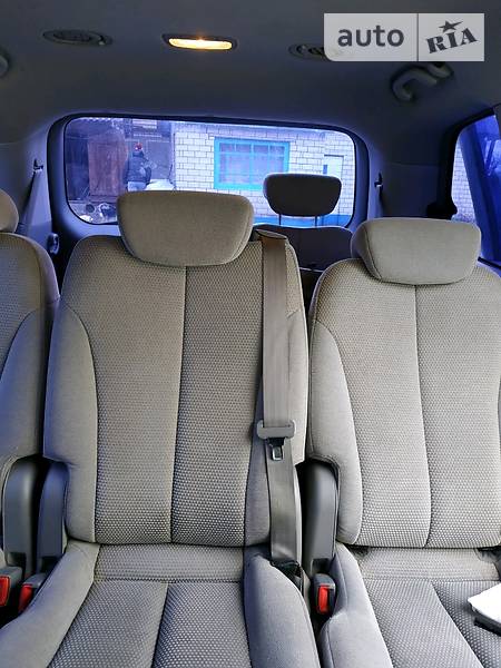 Мінівен Kia Carnival 2007 в Бершаді