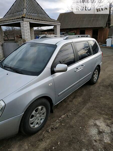 Мінівен Kia Carnival 2007 в Бершаді