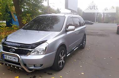 Минивэн Kia Carnival 2011 в Кривом Роге