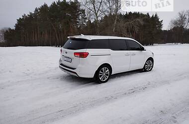 Минивэн Kia Carnival 2015 в Сумах